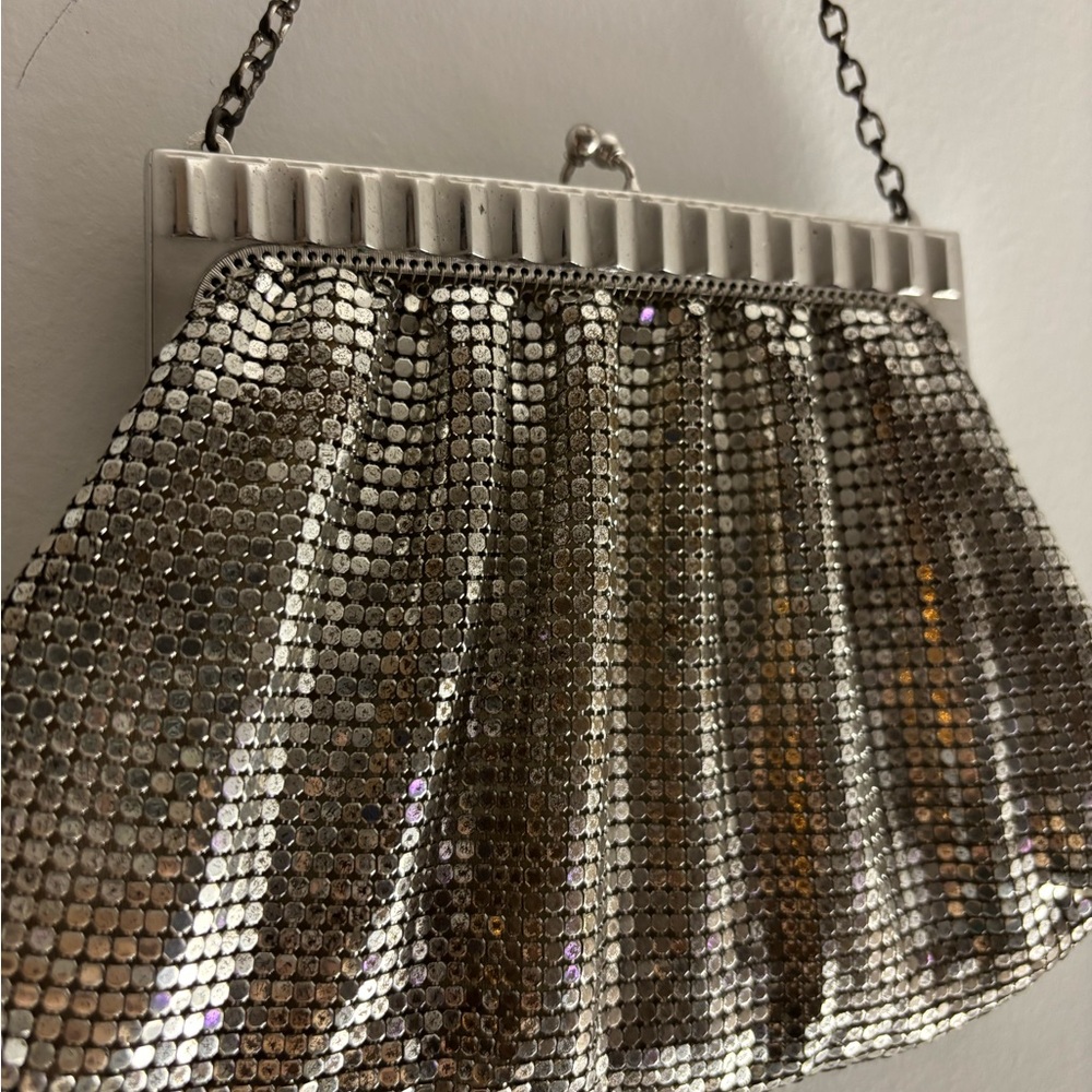 Glamorous Silver Chain Clutch